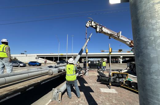 Mast arm assembly