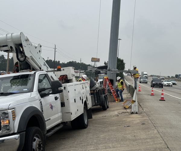 High-mast maintenance on the freeway