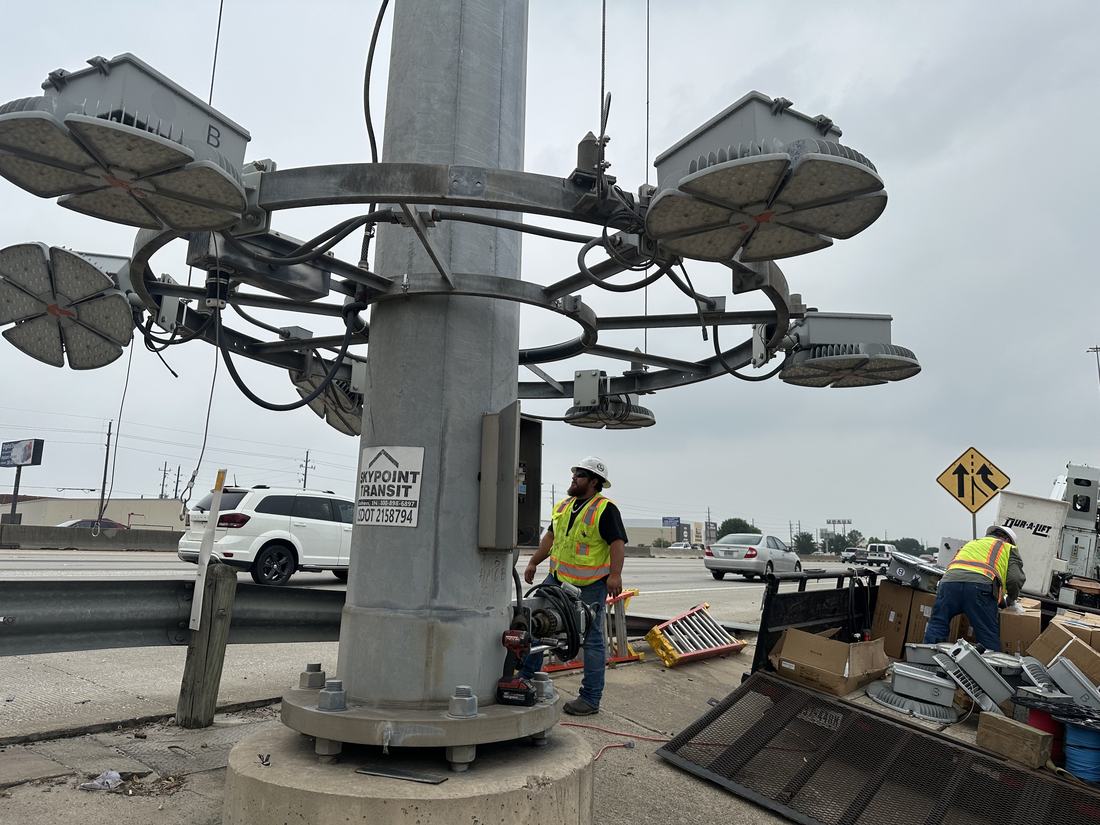 High-mast lighting ring